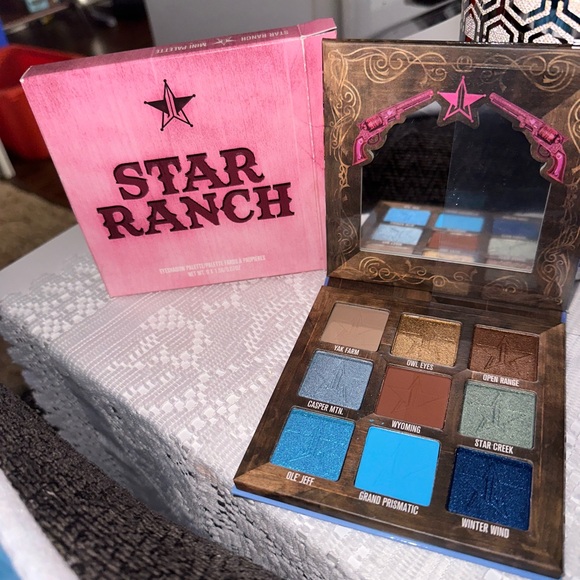 Eye shadow pallet . - Picture 3 of 5